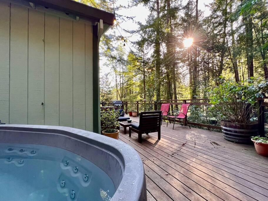 Cozy Cabin In Redwoods With Hot Tub Guerneville Exterior photo
